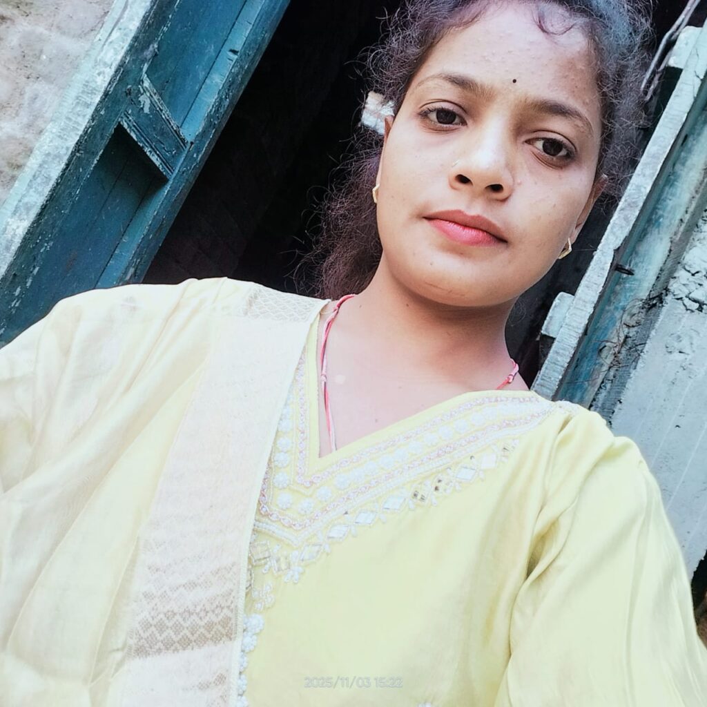 संगीता साहू, 25 वर्ष,  BA,ग्राम – भेंडरी, पोस्ट – लोहरसी, थाना – पांडुका, जिला – गरियाबांद ( छ ग)/cg shadi biodata